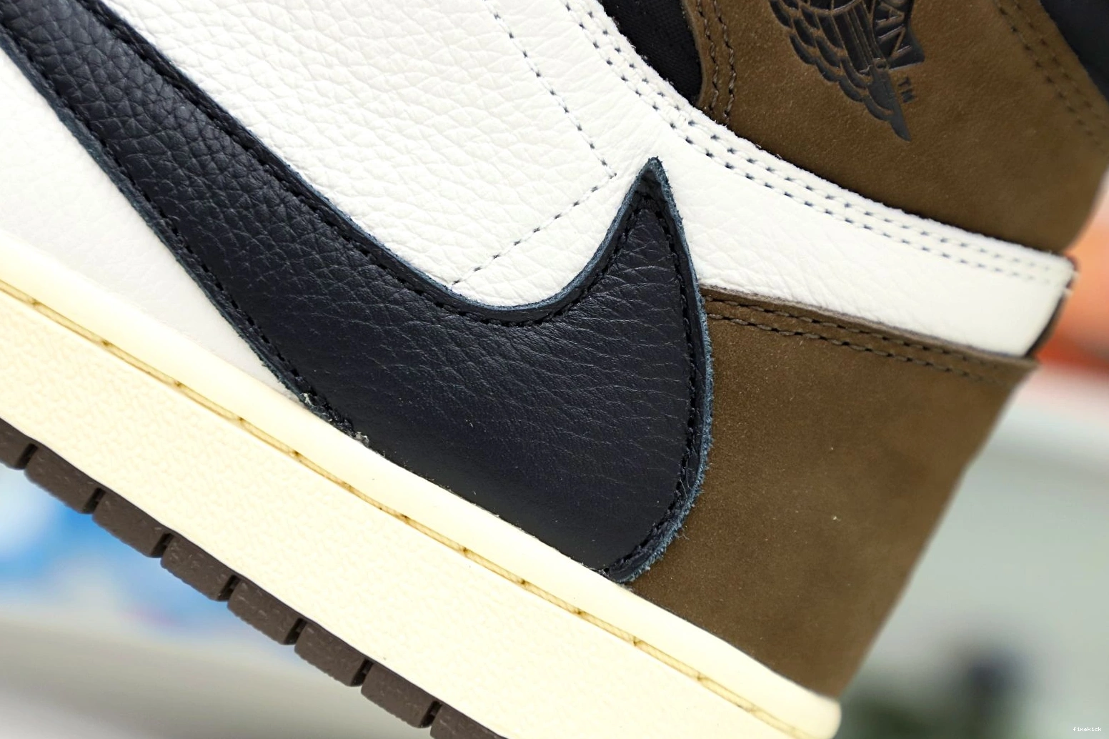 'MOCHA' JORDAN TRAVIS RETRO AIR 1 OG X SCOTT HIGH 0912